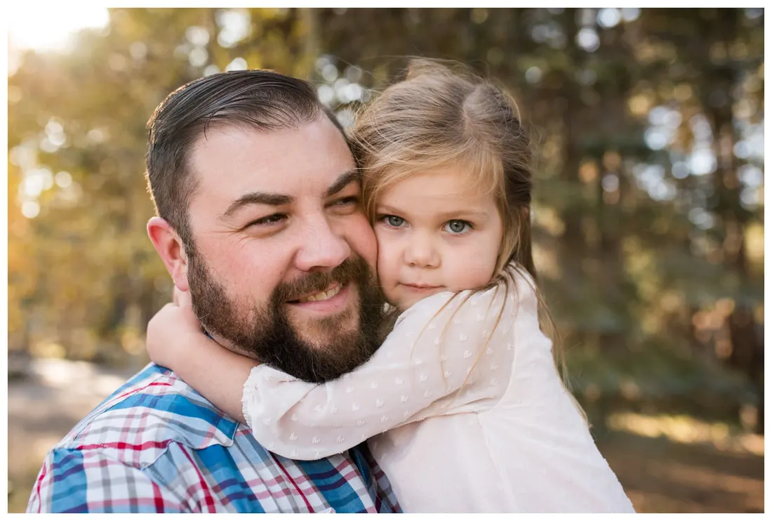 Bend, Oregon family photos taken along the Deschutes River in natural light
