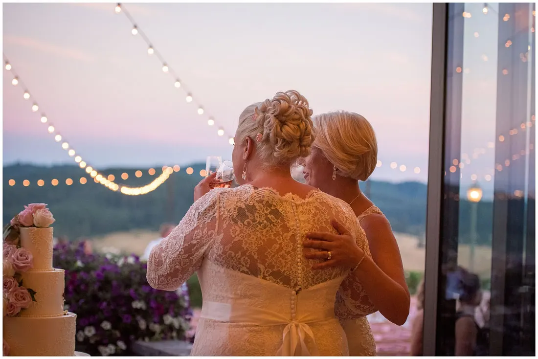 Sweet Cheeks Winery wedding by Photography by Lynn Marie