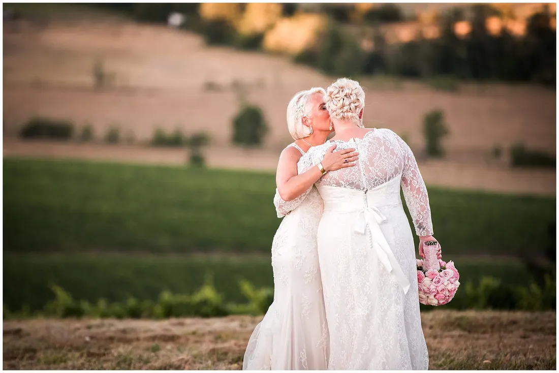 Sweet Cheeks Winery wedding by Photography by Lynn Marie
