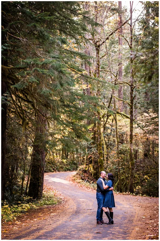 Engagement photos along the McKenzie River in Oregon
