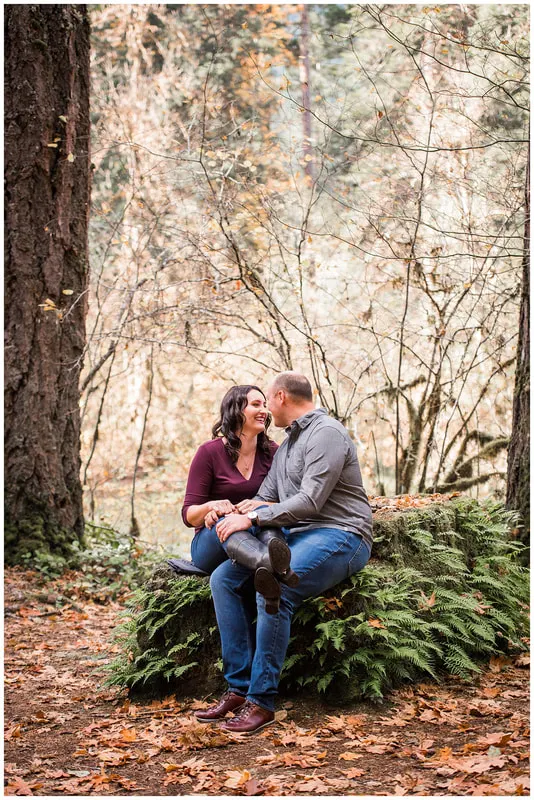 Engagement photos along the McKenzie River in Oregon