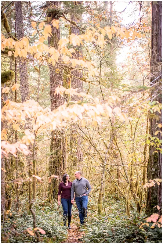 Engagement photos along the McKenzie River in Oregon