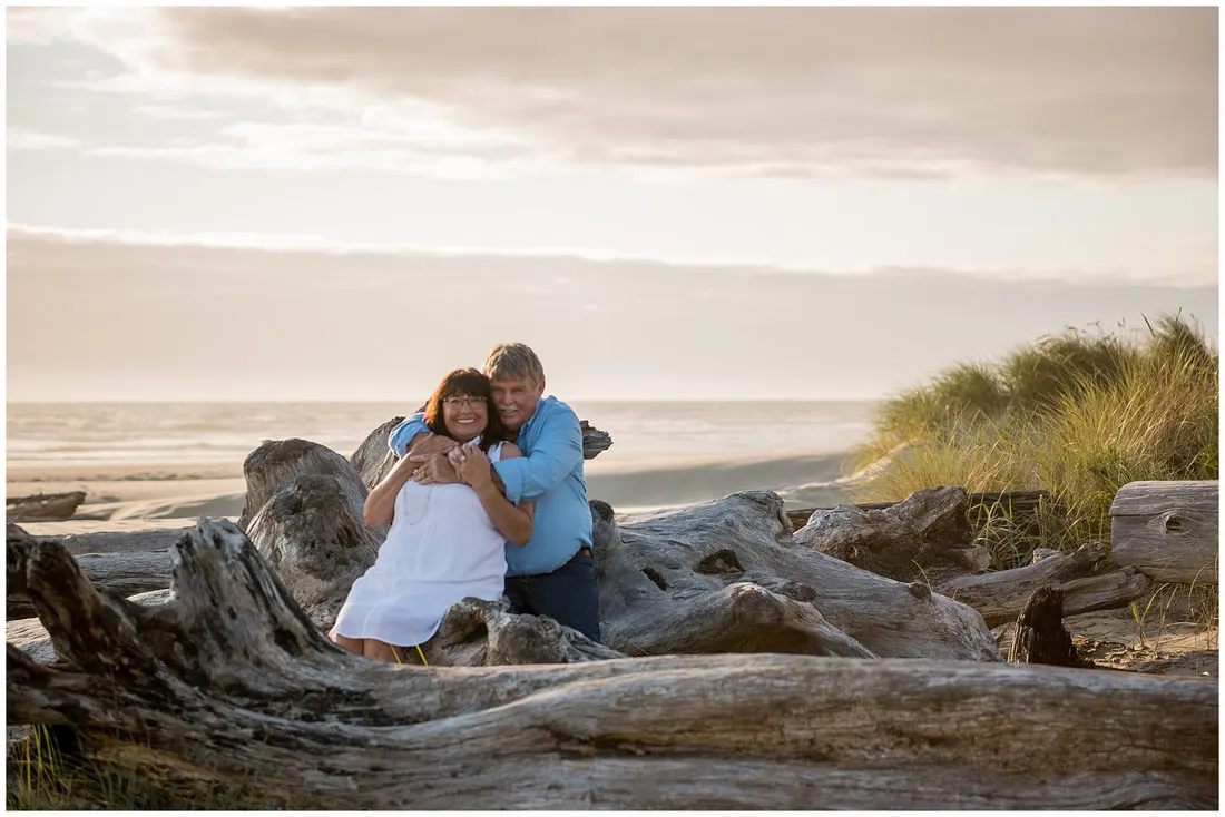 Intimate Oregon coast elopement by Photography by Lynn Marie