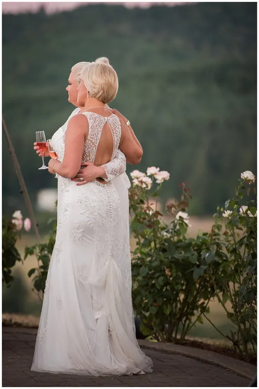 Sweet Cheeks Winery wedding by Photography by Lynn Marie