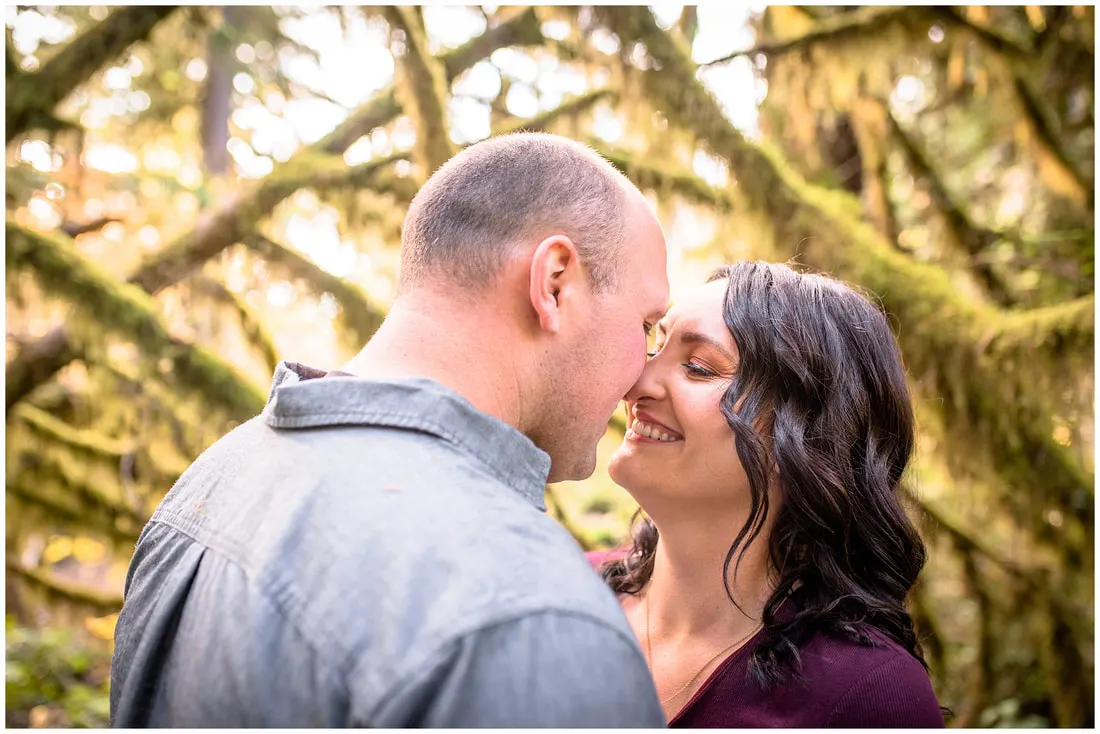 Engagement photos along the McKenzie River in Oregon