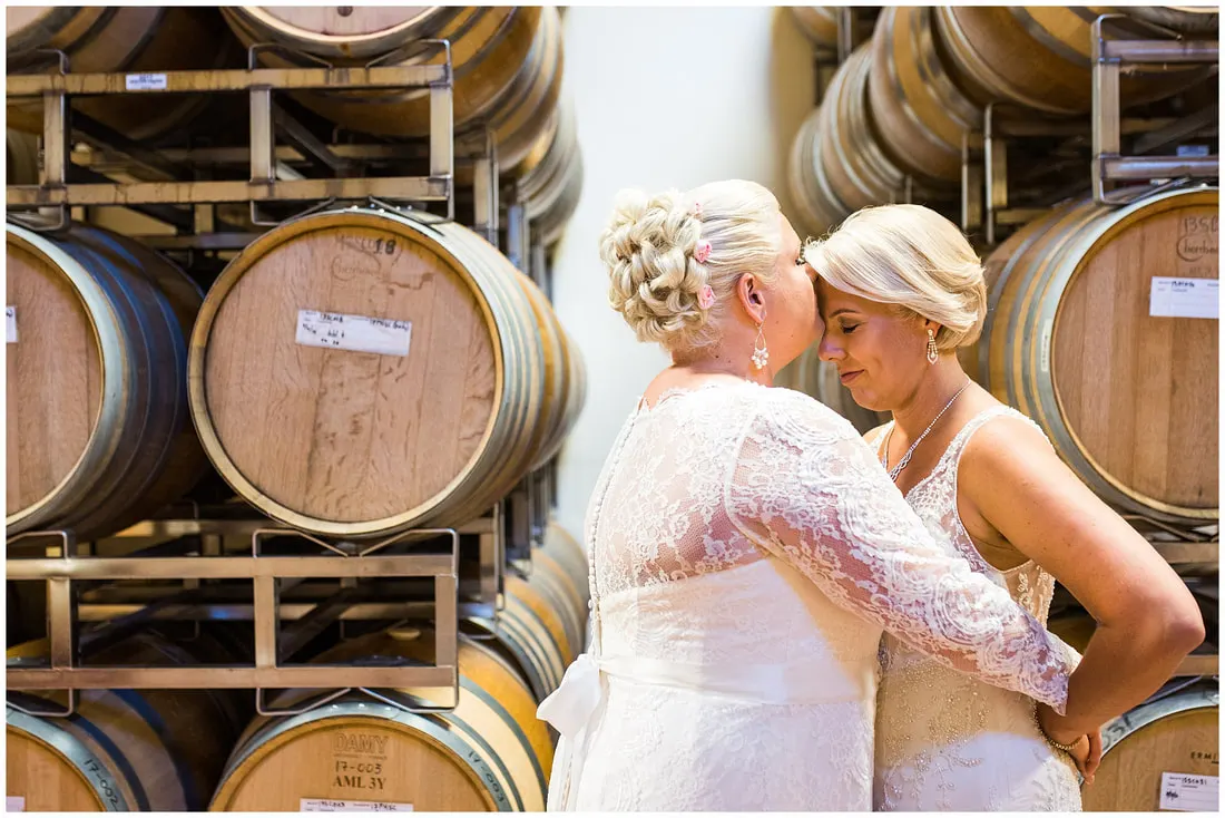 Sweet Cheeks Winery wedding by Photography by Lynn Marie