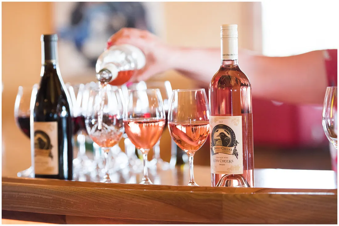 Sweet Cheeks Winery wedding by Photography by Lynn Marie