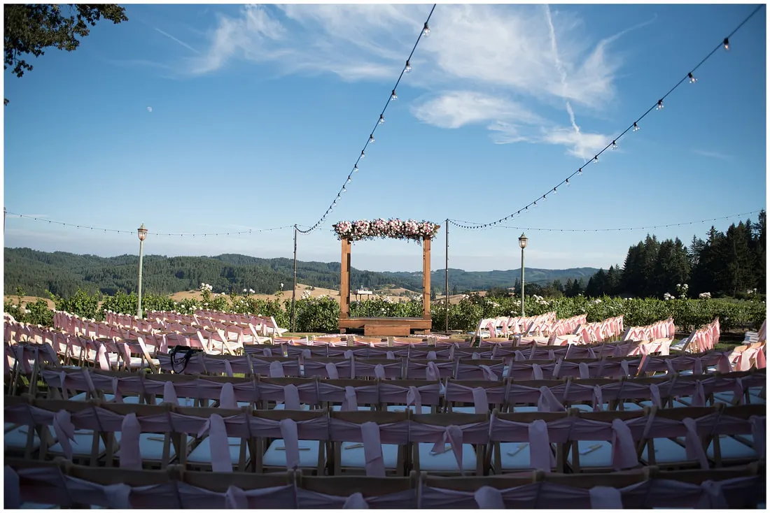 Sweet Cheeks Winery wedding by Photography by Lynn Marie