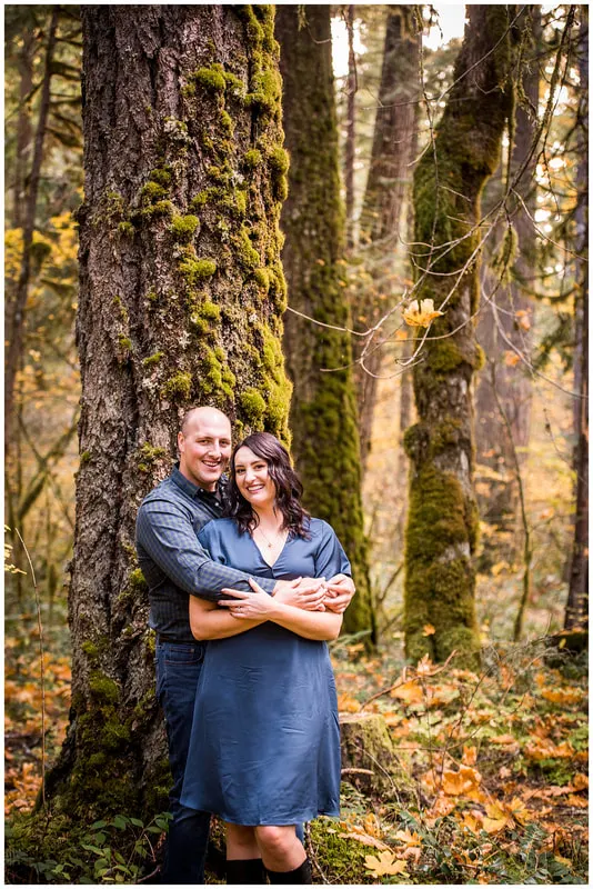 Engagement photos along the McKenzie River in Oregon