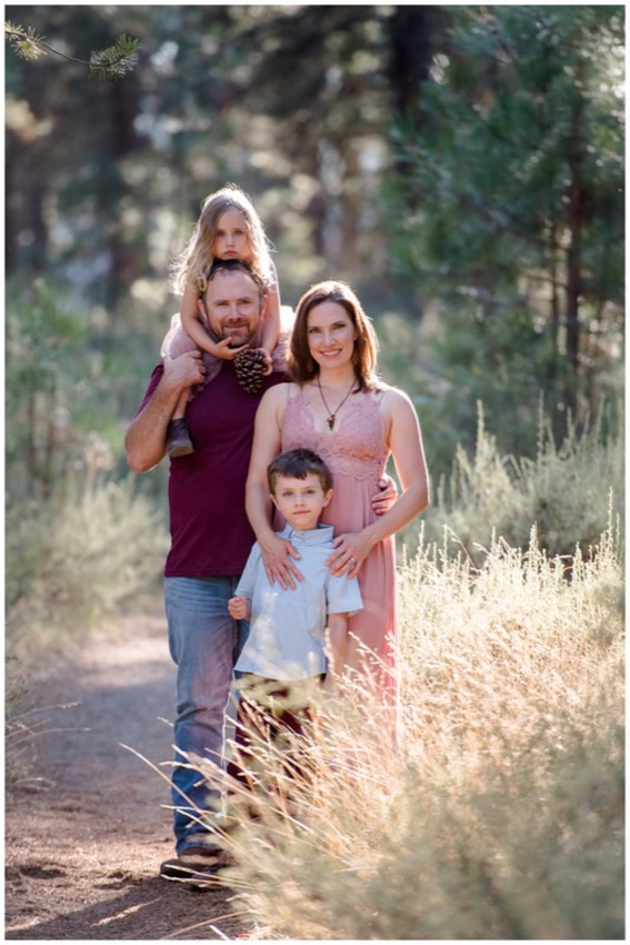 Family portraits along the Deschutes River in Sunriver