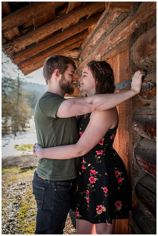 Engagment photos of a couple taken at Dorris Ranch in Oregon