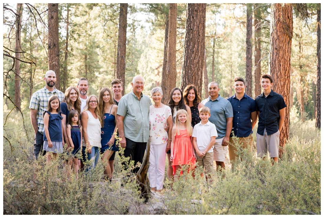 Large family photo session in Sunriver, Oregon 