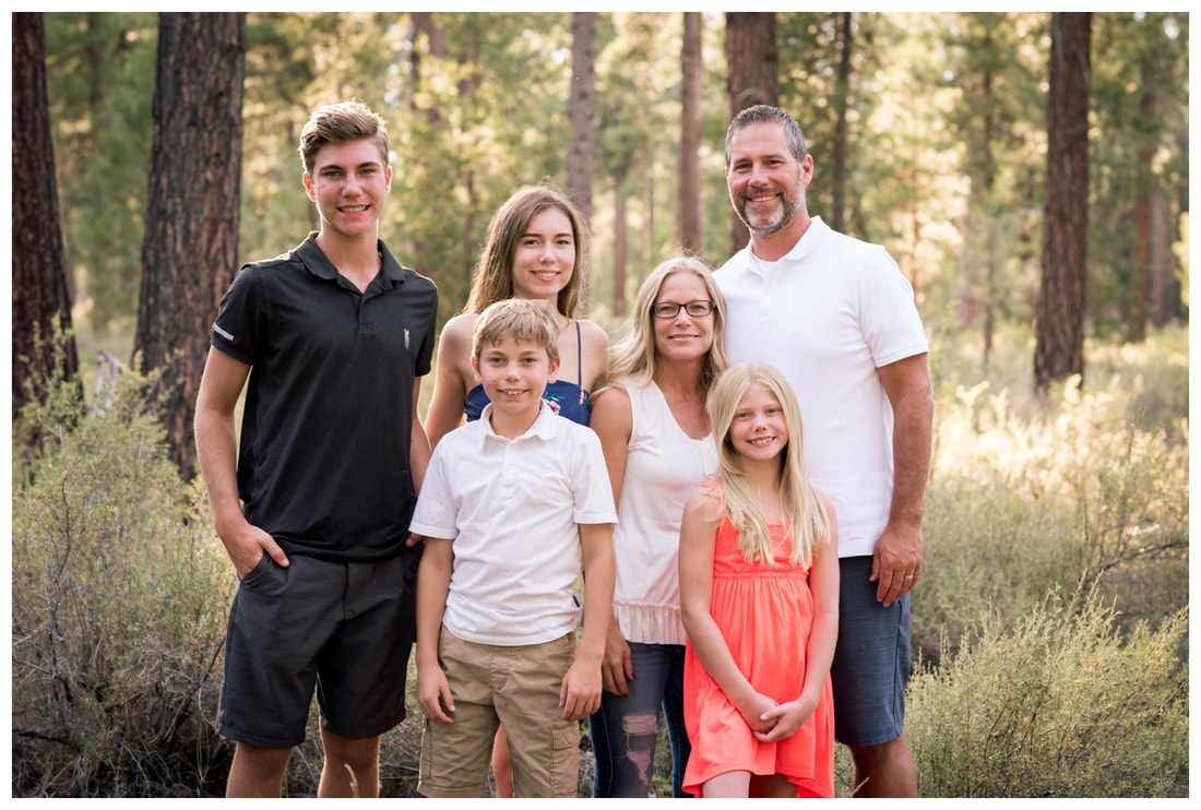 Sunriver, Oregon family photographer featuring Family photo session in central Oregon near Sunriver along the Deschutes River in central Oregon