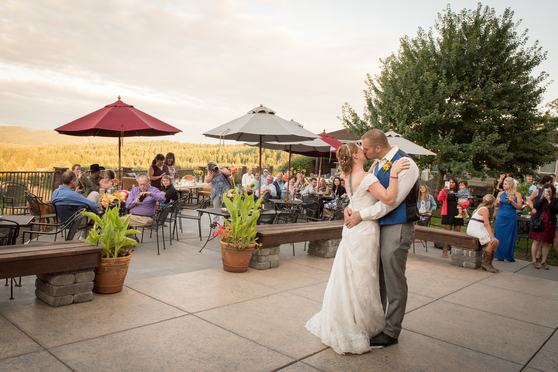 Oregon Winery Wedding at Sarver Winery by Photography by Lynn Marie