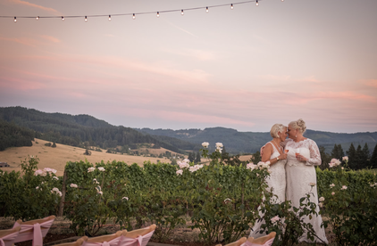 Sweet Cheeks Winery wedding in Eugene, Oregon