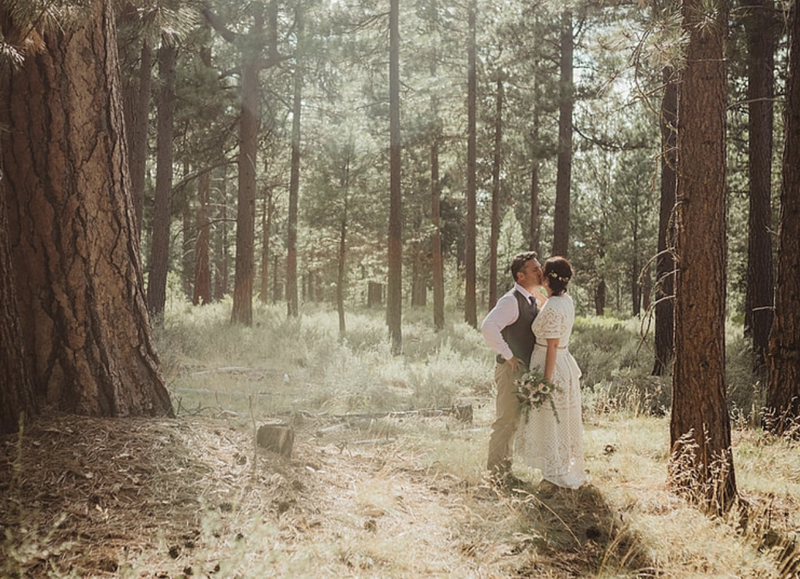 Bend, Oregon wedding & elopement photographer.  Photography by Lynn Marie.