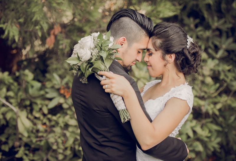 Eugene & Bend, Oregon wedding & elopement photographer.  Photography by Lynn Marie.