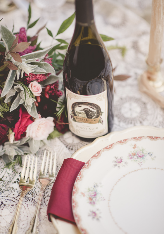 Sweet Cheeks Winery styled wedding photos by Photography by Lynn Marie.