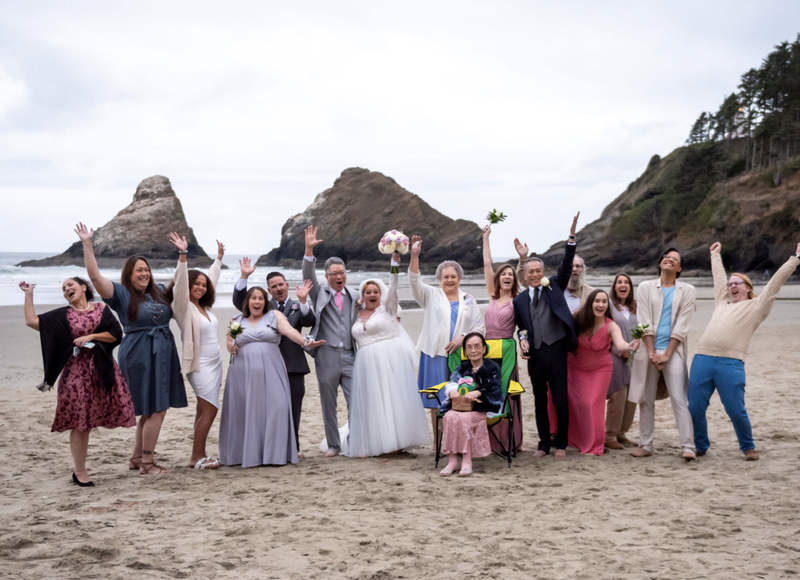 Wedding party at the Oregon coast at Heceta Beach.  Photography by Lynn Marie